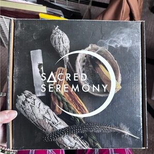 Home Accents Set - White and Brown